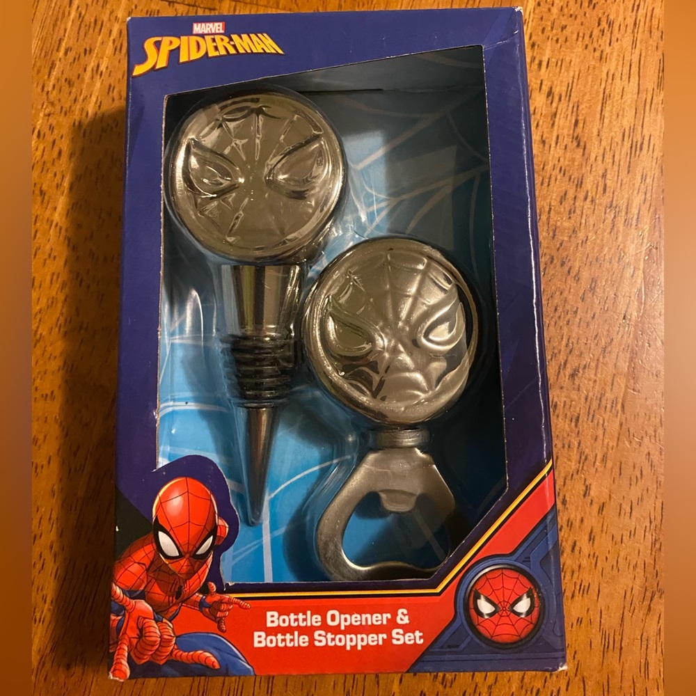 Spider Man Bottle Opener and Bottle Stopper Set